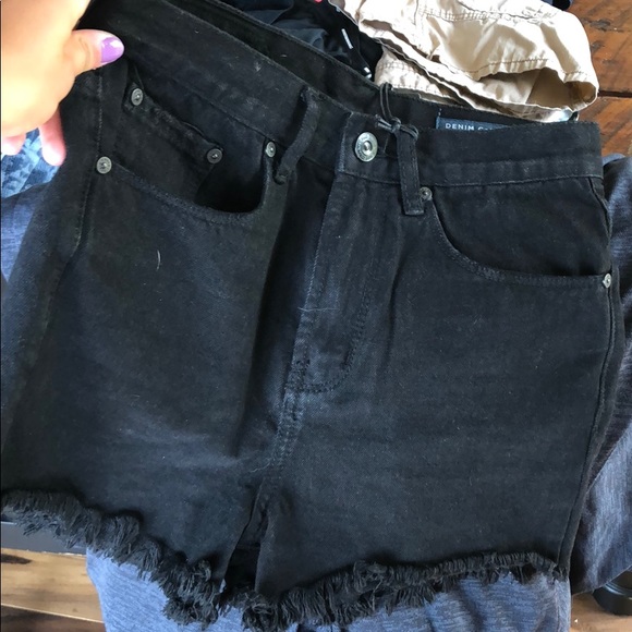 Black high waisted shorts! - Picture 5 of 5